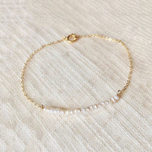 Load image into Gallery viewer, dainty pearl bracelet
